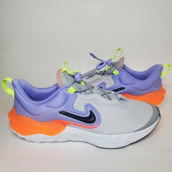 NEW Nike Run Flow Big Kids' Running Shoes [DR0472-002] Kids 6.5y , Womens Size 8 - Picture 1 of 10